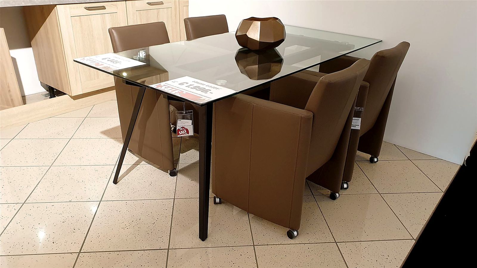 Esstisch 180 x 90 cm, Glasplatte, schwarzes Gestell