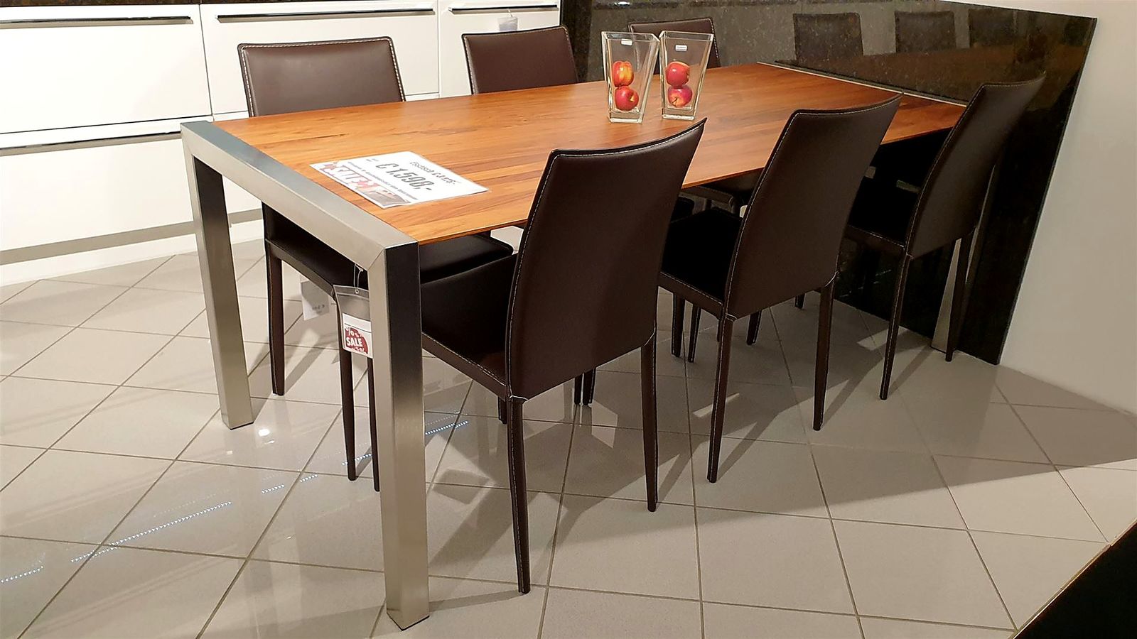 Esstisch 200 x 90 cm, Platte Nussbaum lackiert Soft-Touch, Gestell Edelstahl